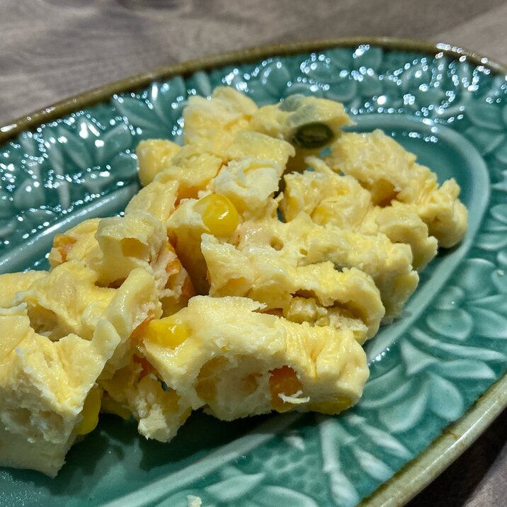 離乳食後期〜手掴みに!レンジで野菜たっぷり卵焼き♪